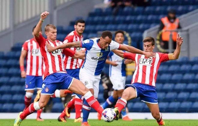 展现了他不 展现了他不