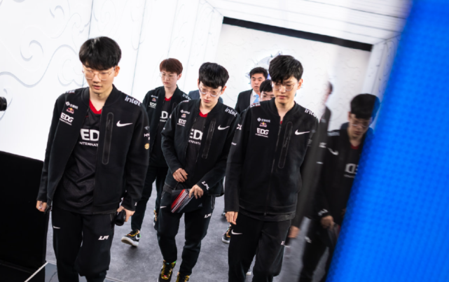 [英超]哈兰德头球摆渡 麦卡蒂垫射破门.